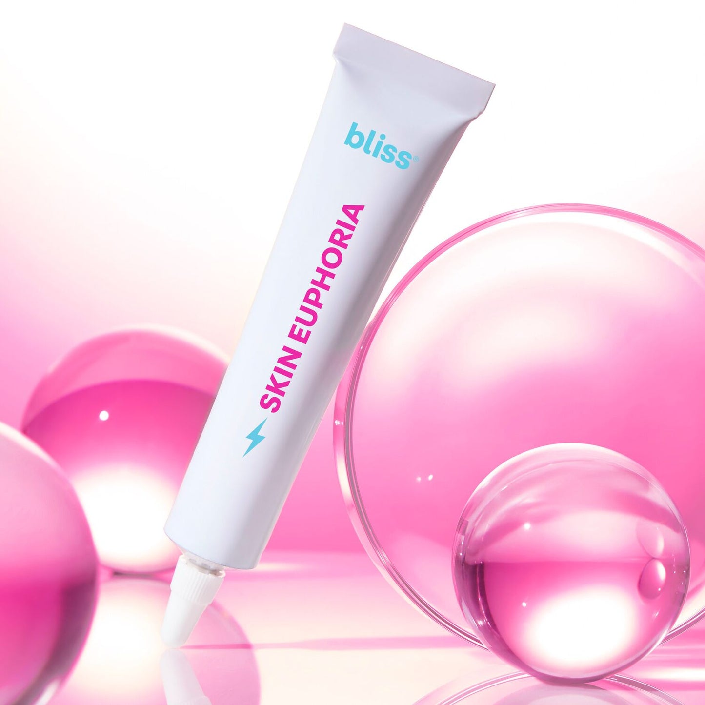 Skin Euphoria Daily Perfecting Serum lifestyle image