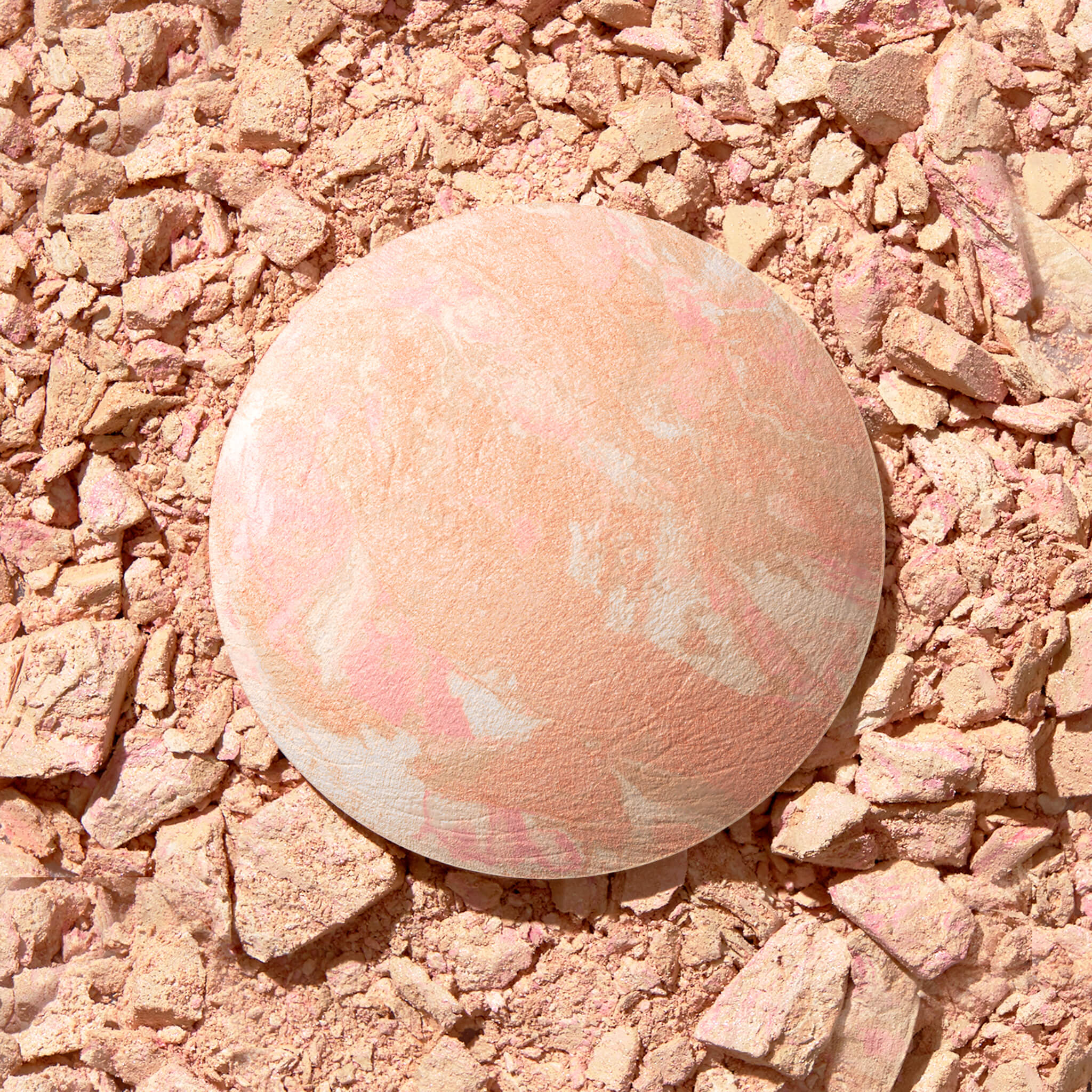 Baked Balance-n-Glow Color Illuminating Foundation texture in Porcelain