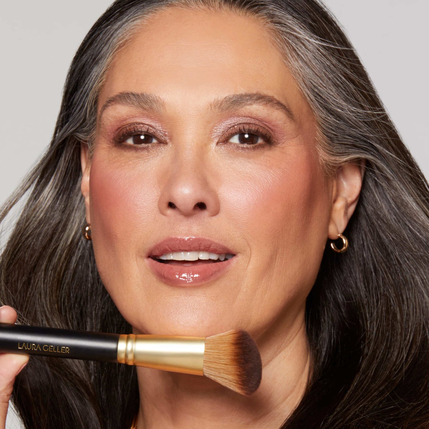 Baked Blush-n-Highlight Split model application medium