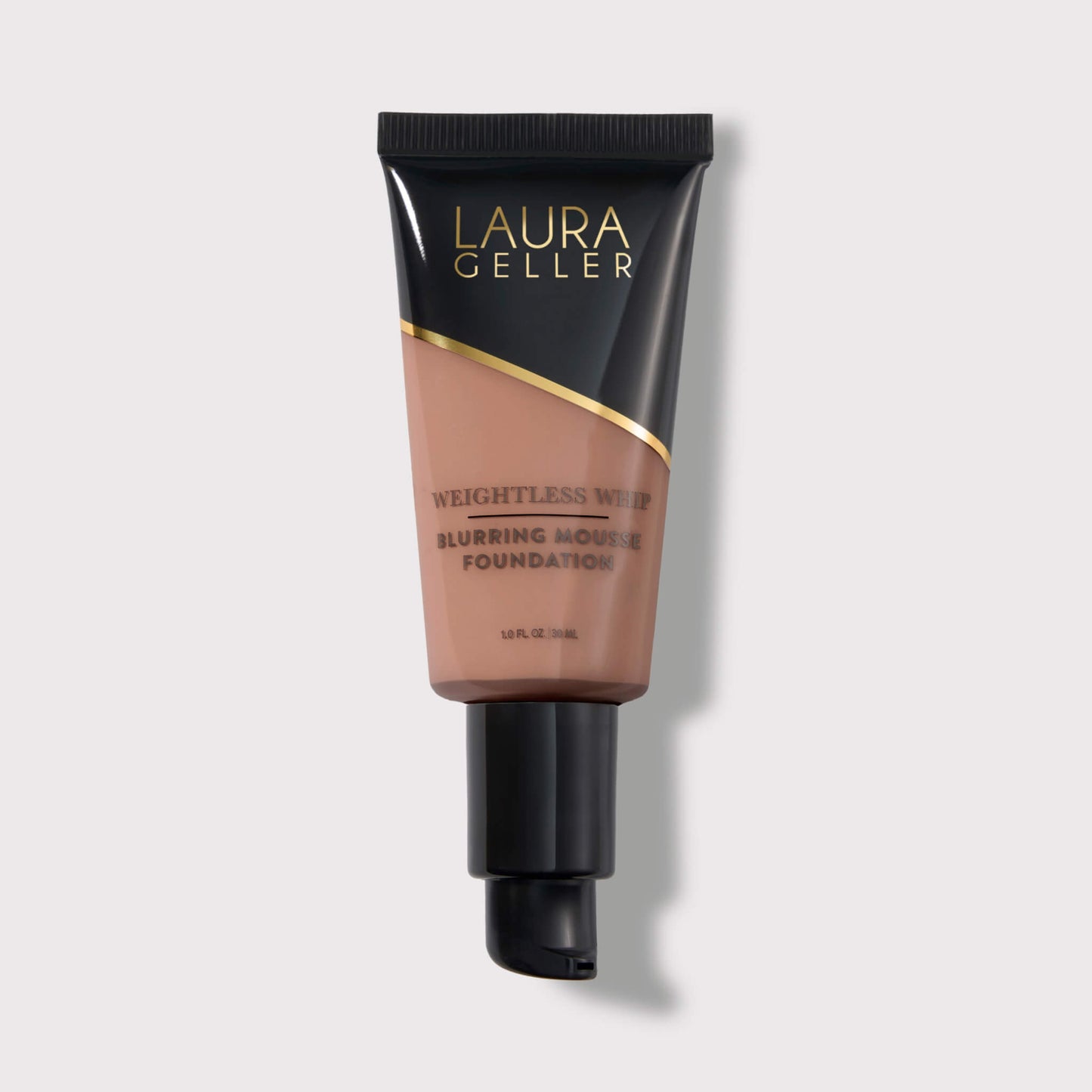 Weightless Whip Blurring Mousse Foundation tan soldier