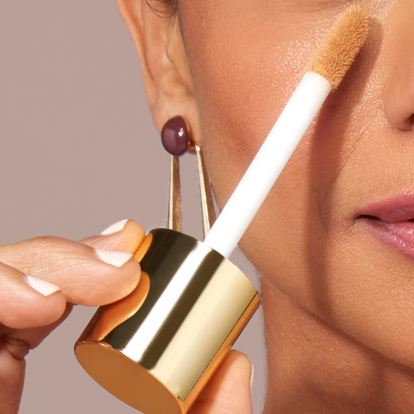 We designed this foundation with a foolproof sponge applicator, so you can dab it exactly where you need it.