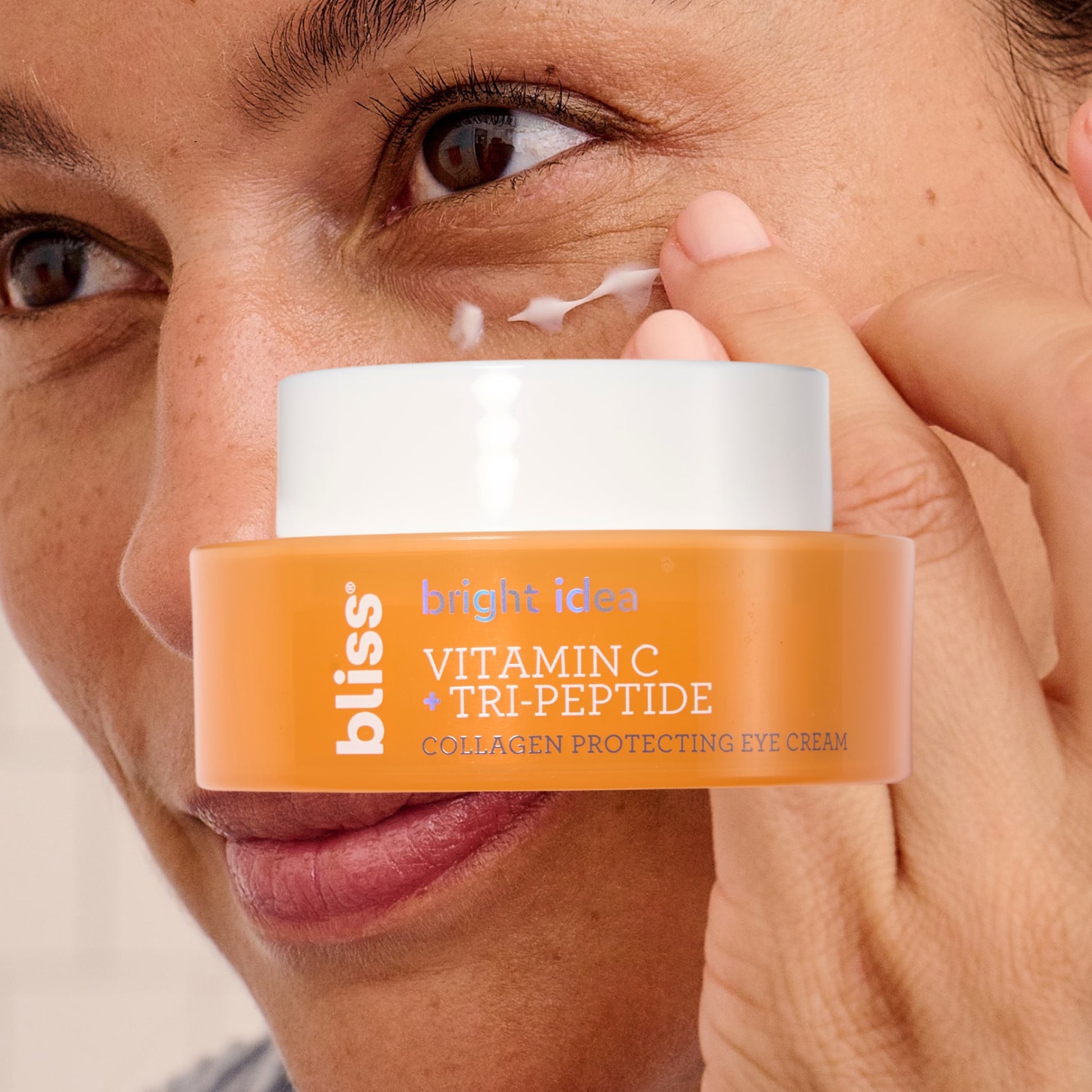Bright idea Eye Cream - lifestyle1