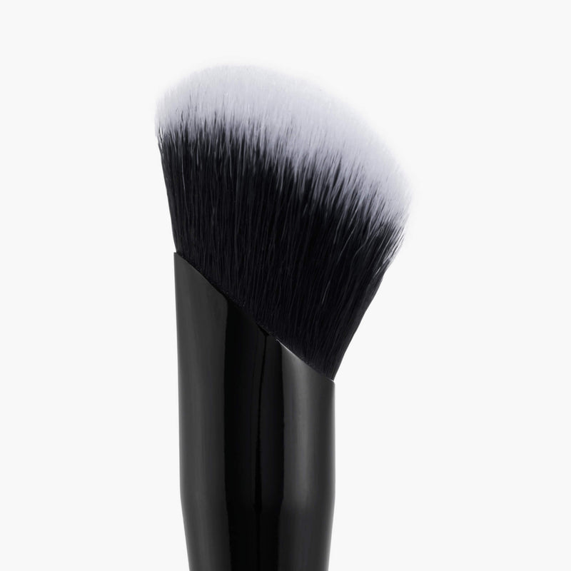 Angled Precision Concealer Brush Macro shot