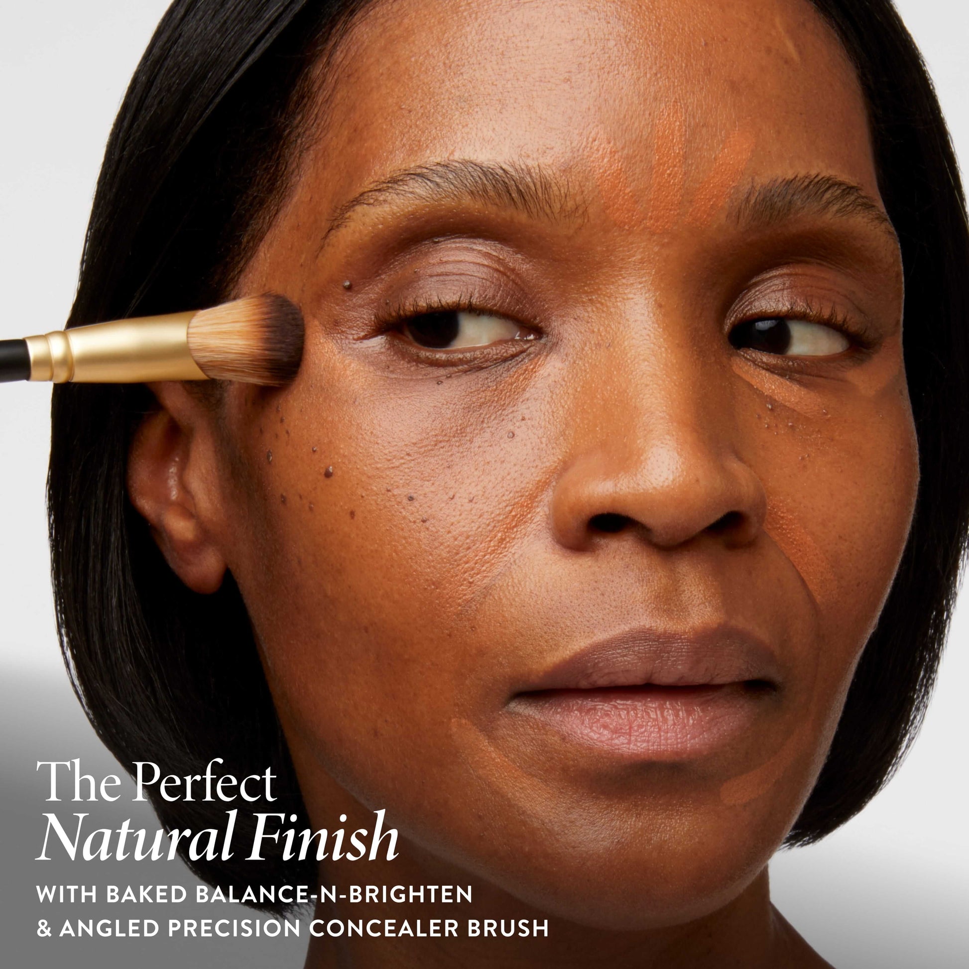 Easy Cover Up Hydrating Concealer product pairing model