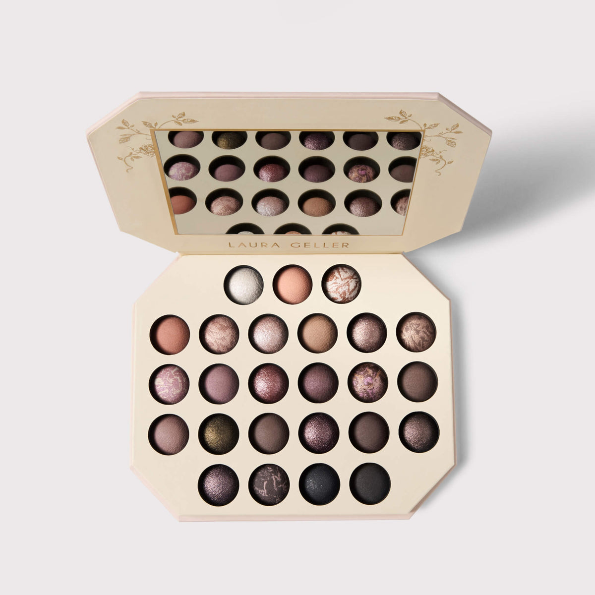 Ultimate Palette Artisan’s Archive 25 Baked Eyeshadows soldier