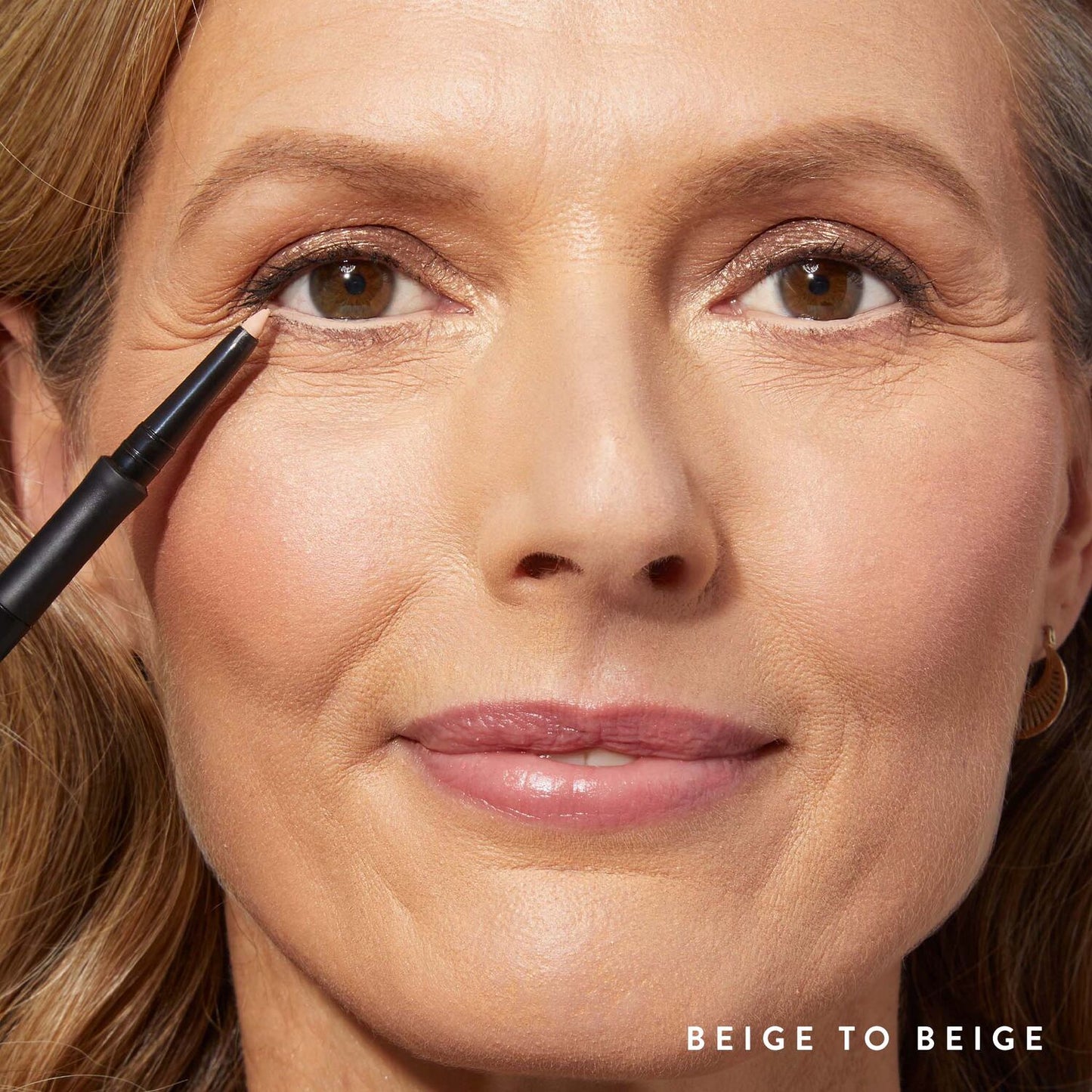 INKcredible Eyeliner beige to beige model