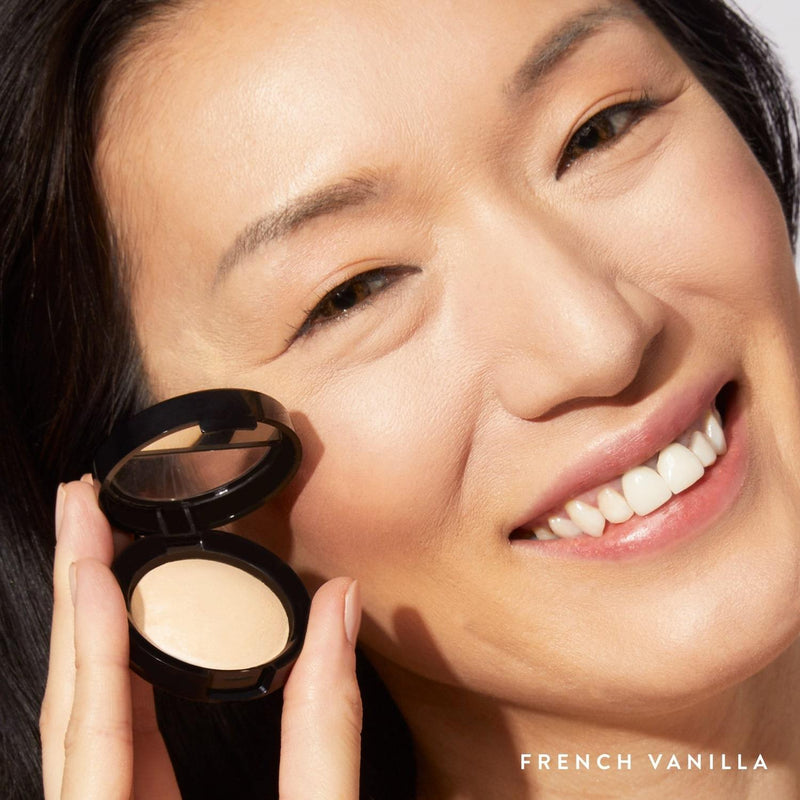 Daily routine: matte finish full face kit 4PC baked highlighter french vanilla model